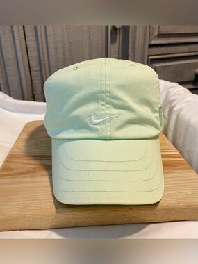 *EUC* NIKE Women’s Golf Hat -Just Do It Patch-White Swoosh-Mint Green-Adjustable